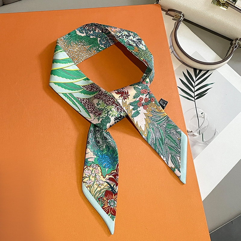 Pañuelo de diseño de lujo con  - Face Scarf Mask reseña y precio